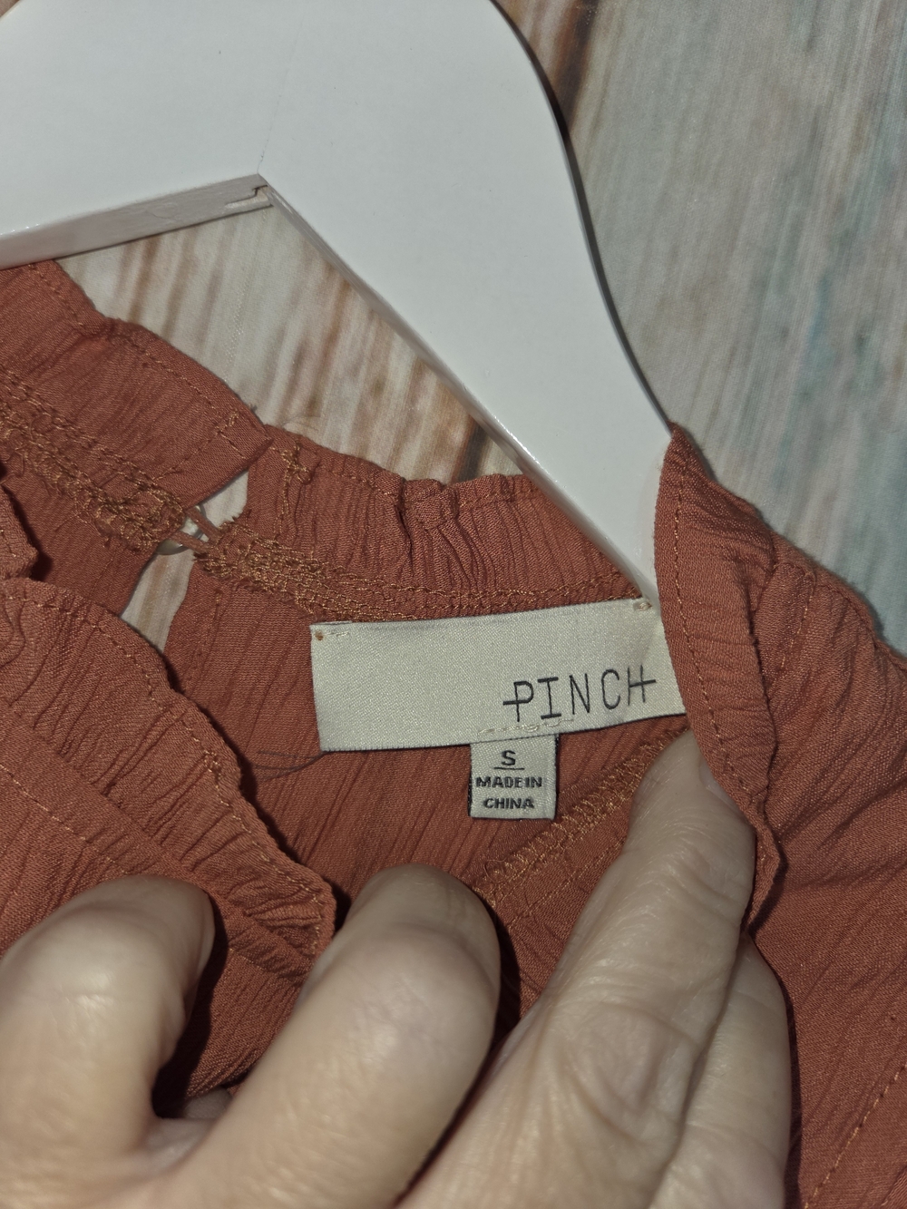 Pinch Rust Crinkle Texture Ruffled Cap-Sleeve Blouse. Size Small - Picture 3 of 4